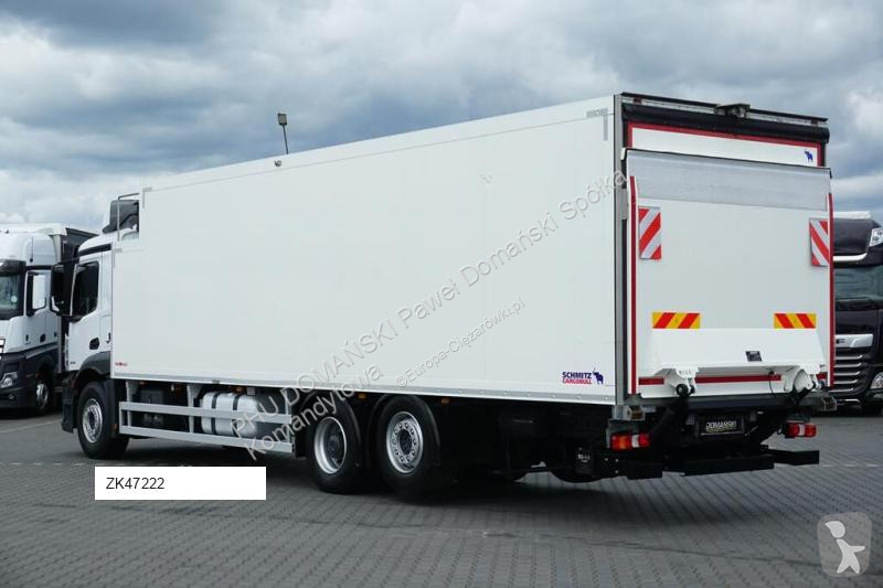 Kamion Mercedes ANTOS / / EURO 6 / CHŁODNIA +...