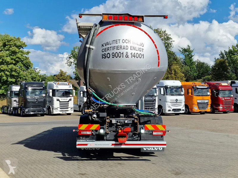 Kamion Volvo 16650 6x2 Globetrotter - 28M3 Bulk...