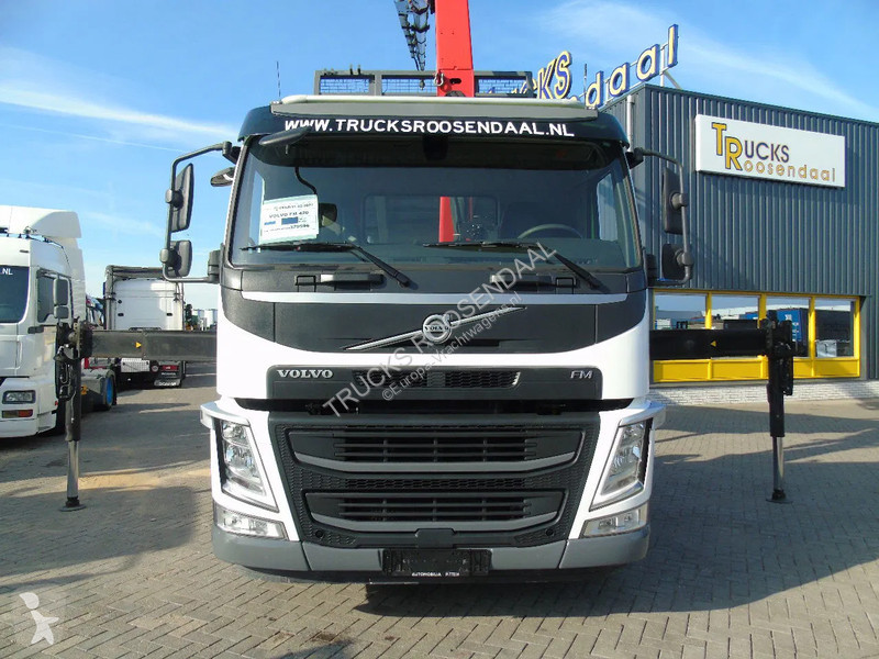 Vrachtwagen Volvo 420 + 8x4 + PALFINGER 24.001...