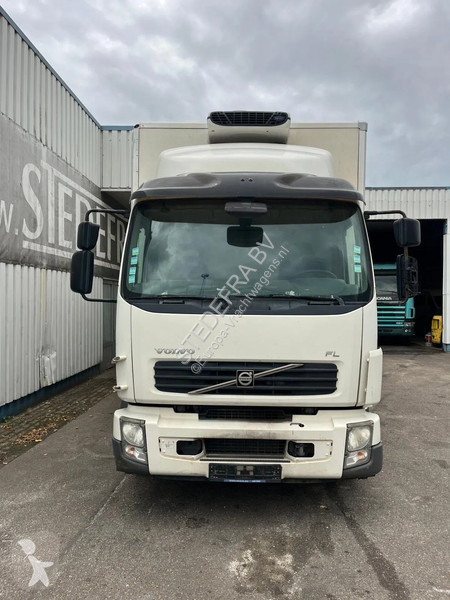 Kamion Volvo 12-240 , Fridge truck