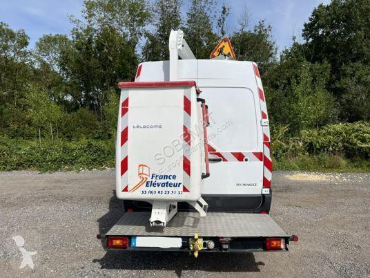 Véhicule utilitaire Renault 121FT