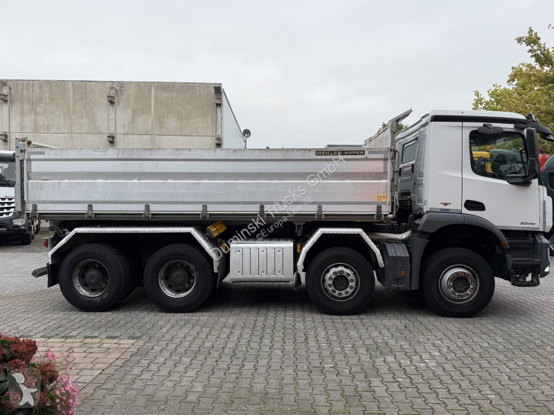 شاحنة Mercedes 3246K 8X4 Meiller