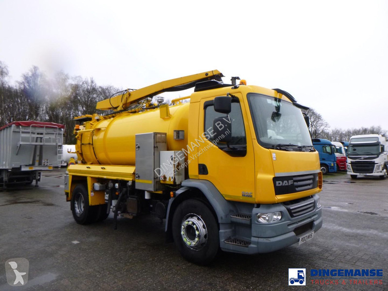 شاحنة DAF 55220 4X2 RHD Whale vacuum tank 8.1 m3