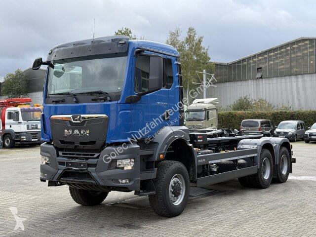 شاحنة MAN TGS 26.400 6x6 BB Abrollkipper HIAB...
