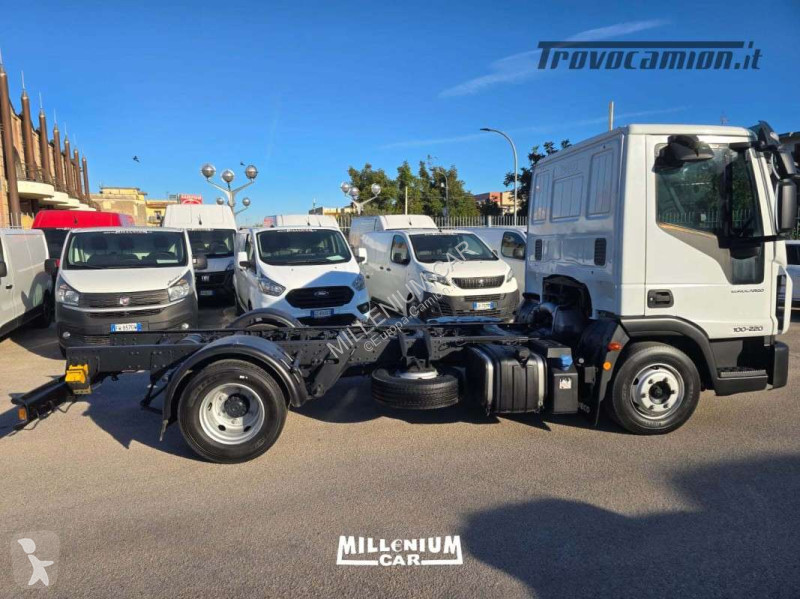 شاحنة Iveco 100E22  PRESA DI FORZA EURO 6 MANUALE