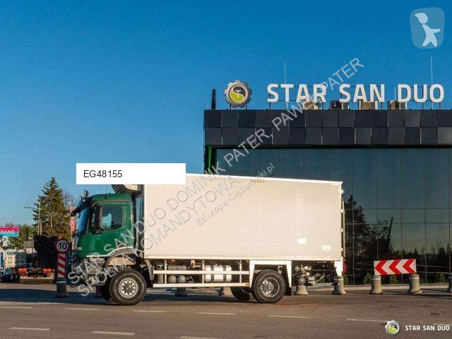 شاحنة Mercedes AROCS 1830 4x4 refrigerated camper