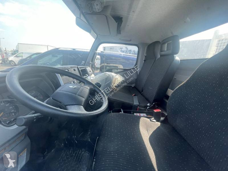 Véhicule utilitaire Fuso
