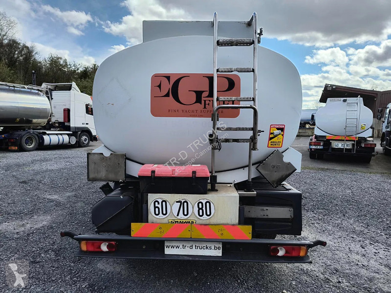شاحنة Renault 220 8000L FUEL / CARBURANT TANK -...