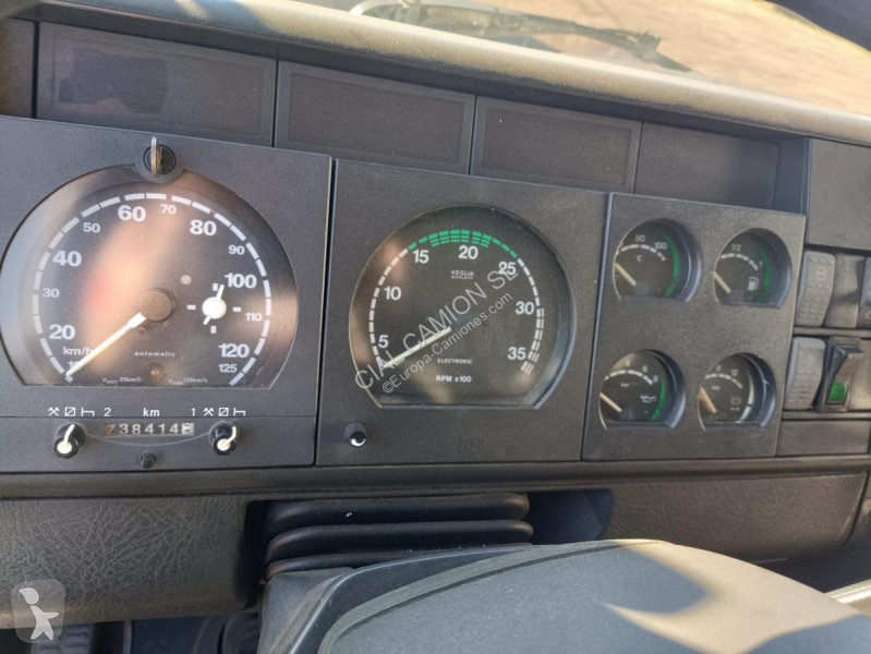 شاحنة Iveco  150 E 24