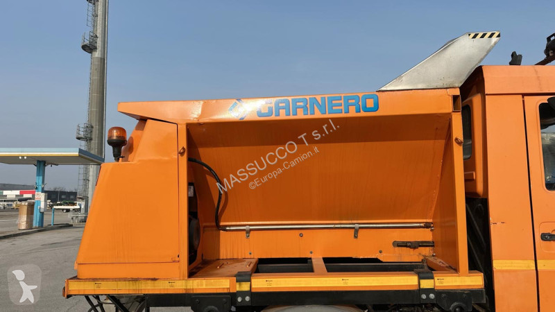 شاحنة Mercedes UNIMOG U90 4X4