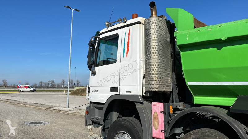 شاحنة Mercedes benz  4146 AKN 8X8