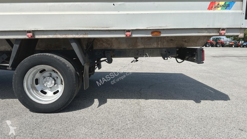 شاحنة Iveco DAILY 35C13 4x2
