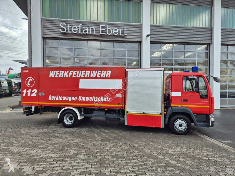 شاحنة MAN LE Feuerwehr Schmitz GW-6 Gerätewagen