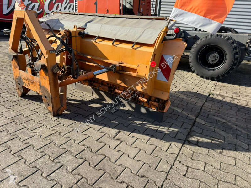 تجهيزات الآليات الثقيلة  FK 7 Schneepflug FK 7...