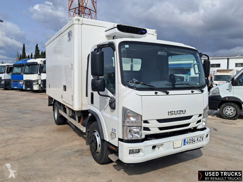 شاحنة Isuzu Quon