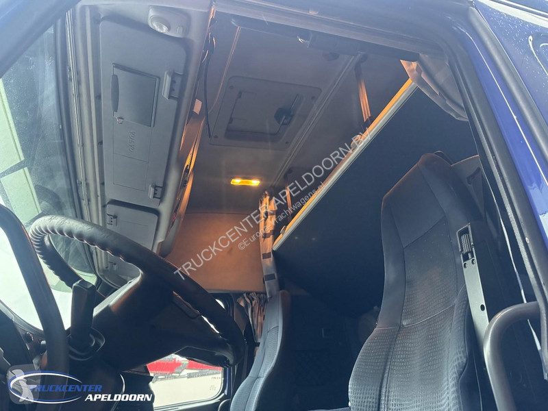شاحنة Volvo 340 6x2, ADR