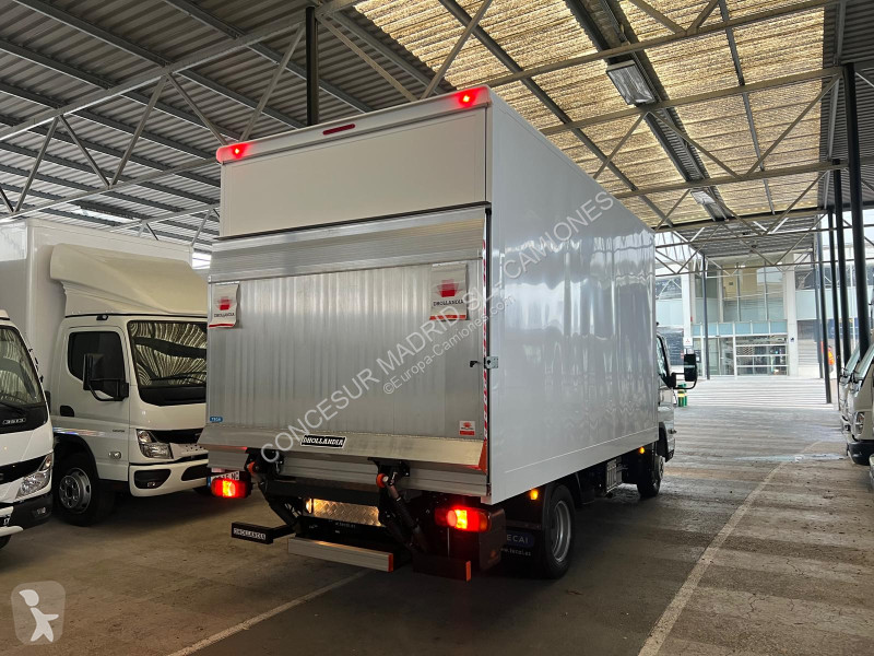 شاحنة Fuso 3.6 Ton 3C15 Paquetero con trampilla