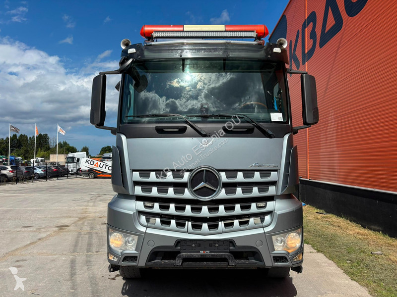 شاحنة Mercedes 3251 8x4 BOX L=6155 mm