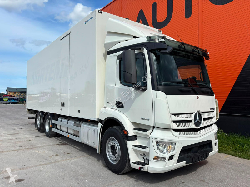 شاحنة Mercedes 2543 6x2*4 Supra Mt / box L=8520 mm