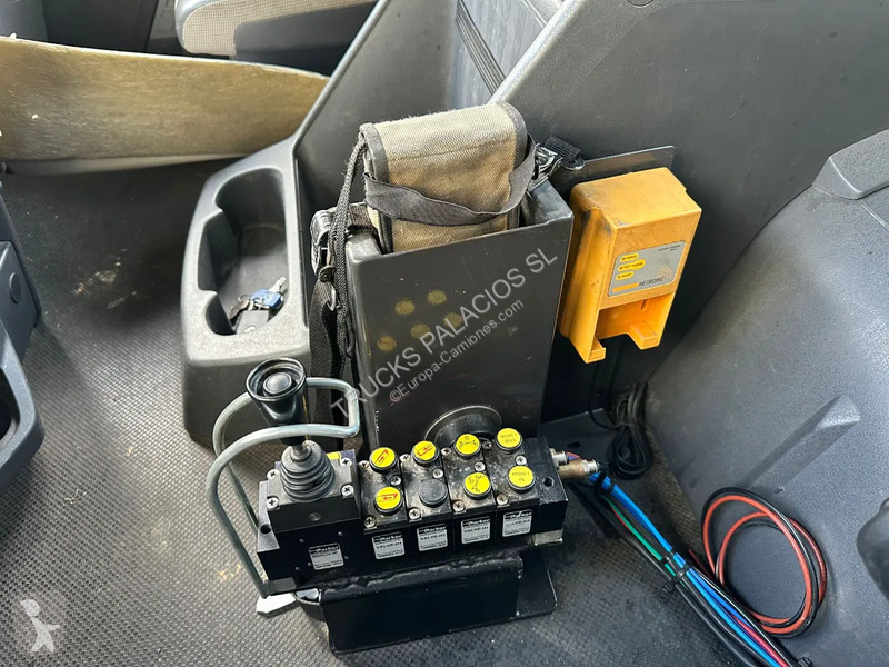 شاحنة Renault C430 portacontenedor de gancho