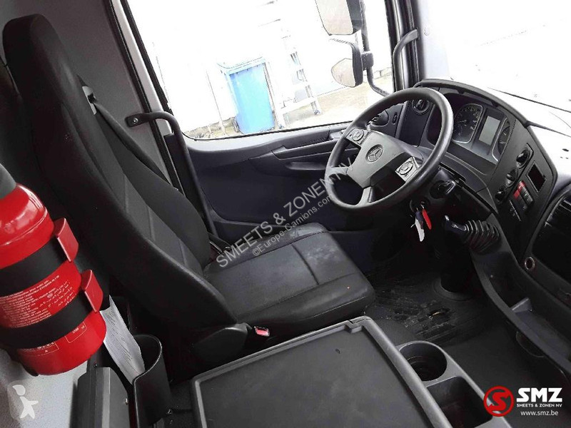 شاحنة Mercedes 1221