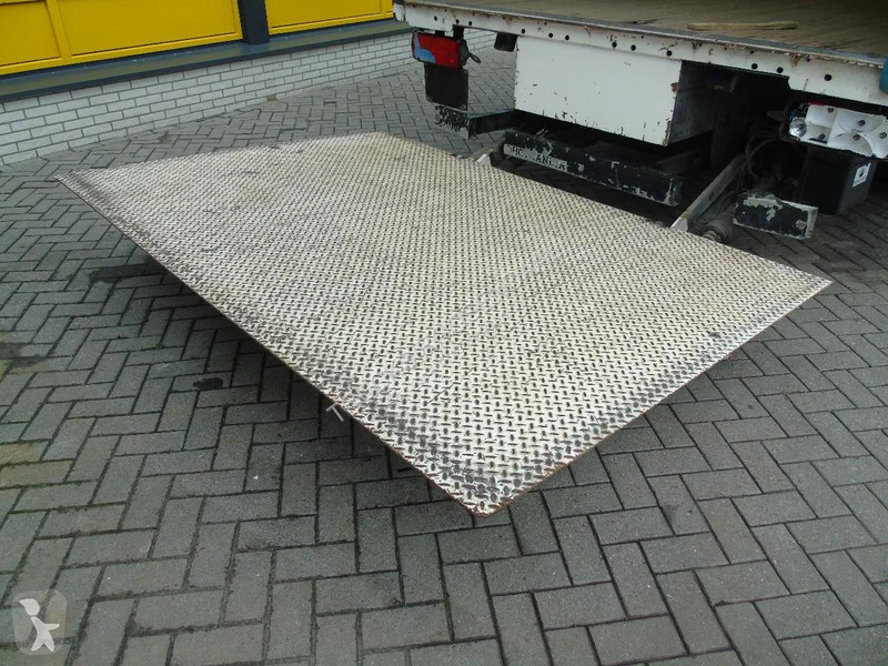 شاحنة MAN 12.250 + EURO 5 + LIFT