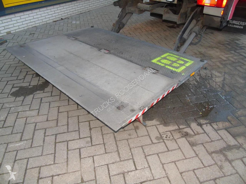 شاحنة Volvo 460 + TRS COOLING + LIFT + EURO 6