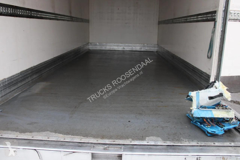 شاحنة Iveco 140e22 + EURO 6 + LOW KM + chereau
