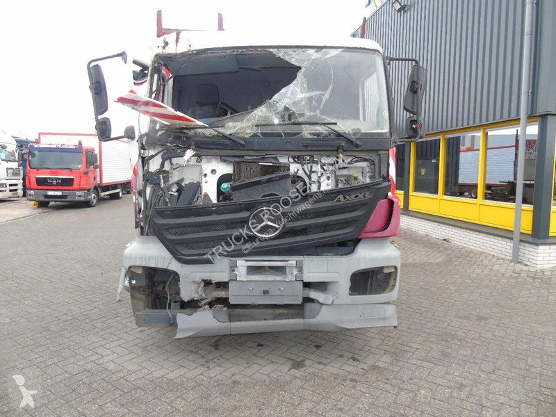 شاحنة Mercedes 2633 + 6x2 + euro 5 + manual