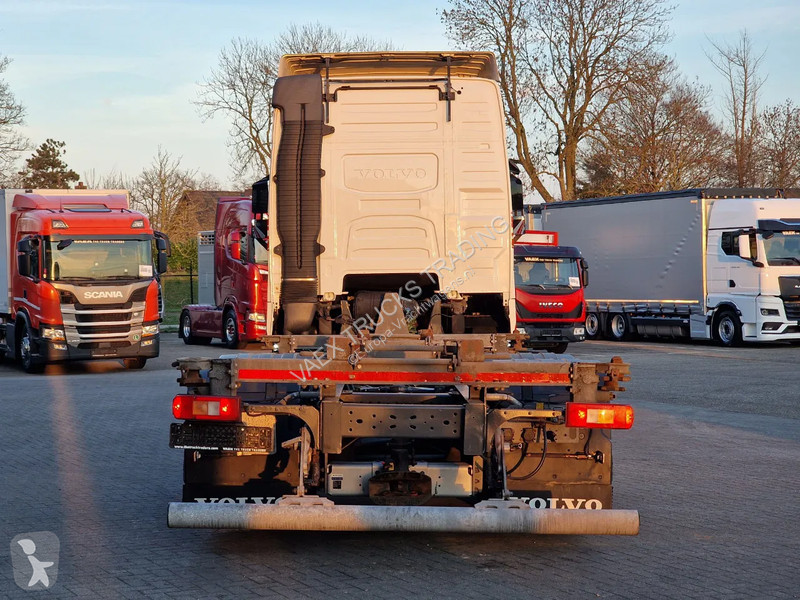 شاحنة Volvo 13460 Globetrotter 6x2*4 - BDF - I...