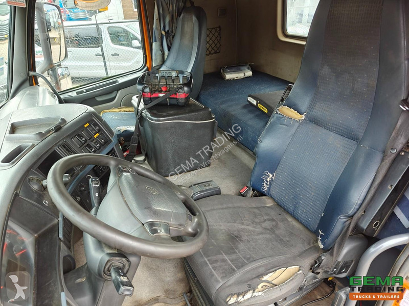 شاحنة Volvo 440 8x4/4 Sleeper Cab Euro 5 - VDL...