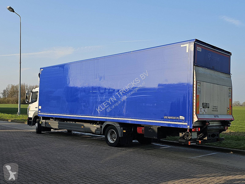 شاحنة Mercedes ATEGO 1230 TAILLIFT AIRCO 60M3