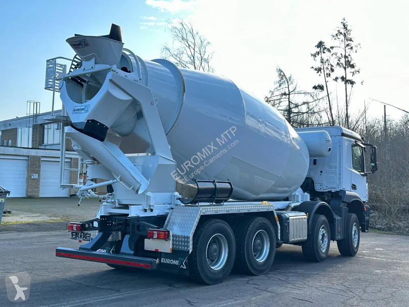 Betonárske zariadenie Mercedes 3743...