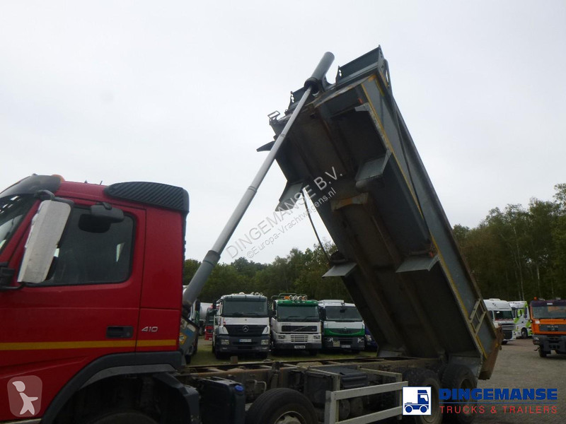 شاحنة Volvo 8x4 RHD steel tipper 16.6 m3
