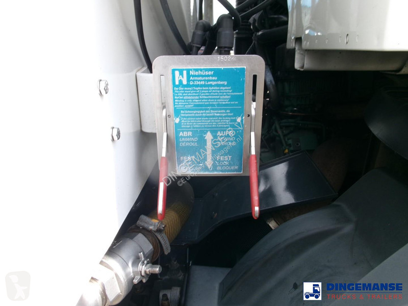 شاحنة Volvo 380 6X2 fuel tank 20.6 m3 / 4 comp
