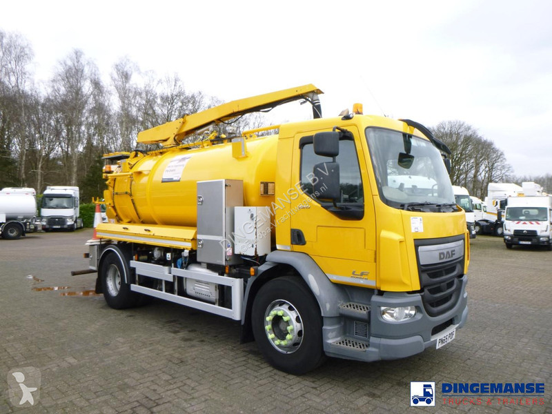 Camión DAF 220 4x2 RHD Whale vacuum tank