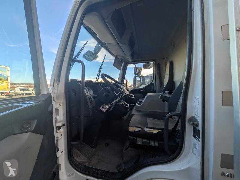 شاحنة Renault 220 DXI Frigo 4x2