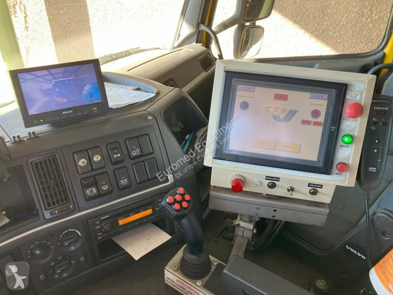 Vejarbejde Volvo 370 FM