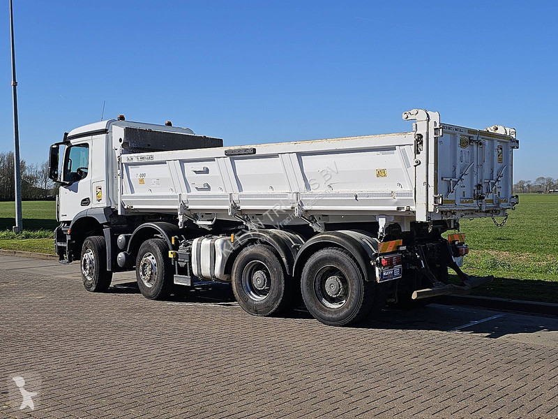 شاحنة Mercedes AROCS 3246