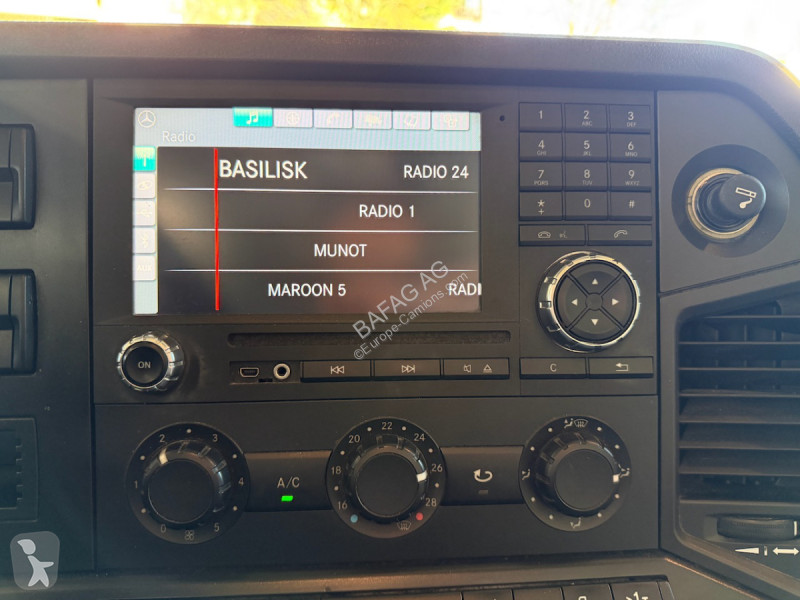 Camion Mercedes arocs 4446