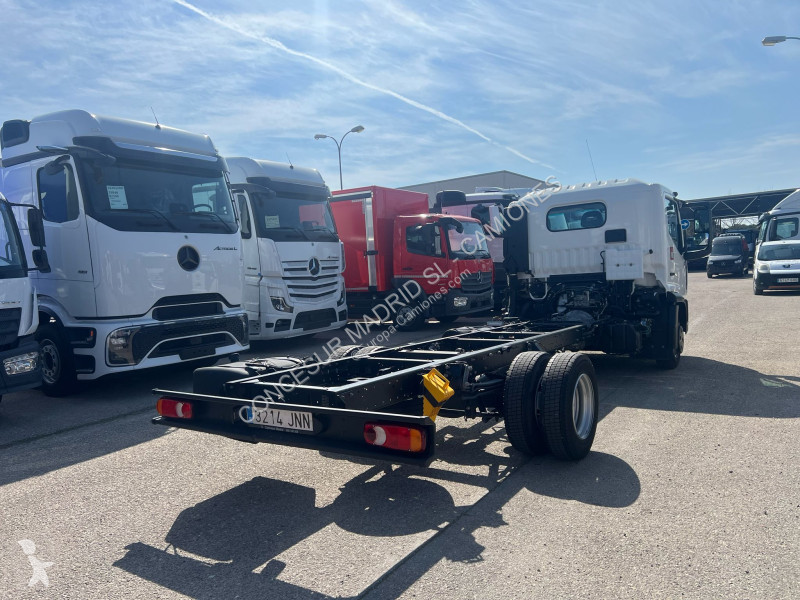 Camión Renault D 7,5 L4 CCM 180E6