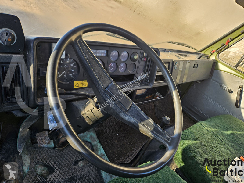 Kamión Volkswagen VW-MAN 8.136