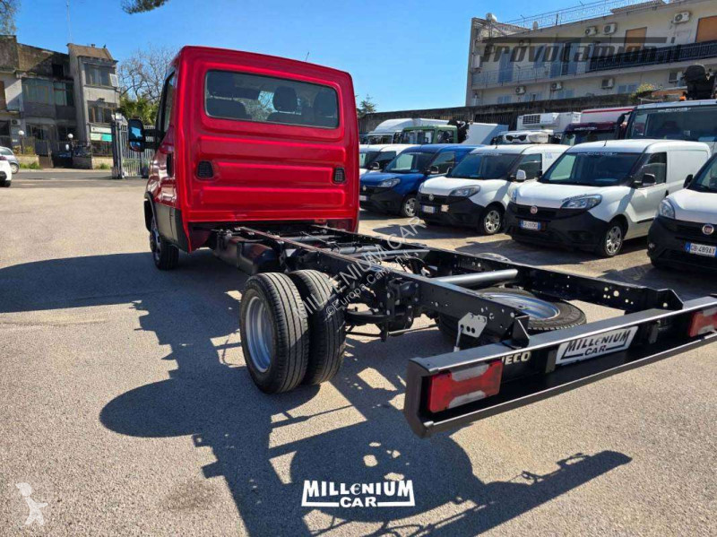 Veicolo commerciale Iveco 35-21