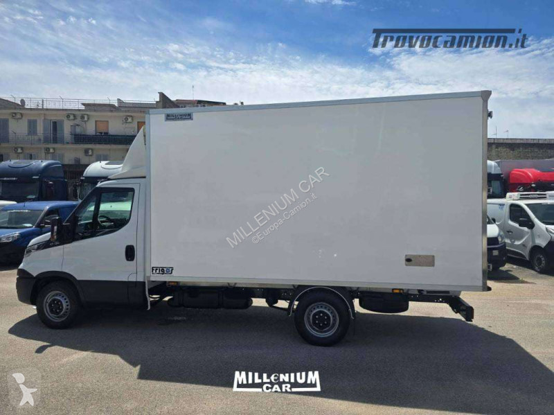 Furgoneta Iveco 35-18 CELLA FIORI (2019)