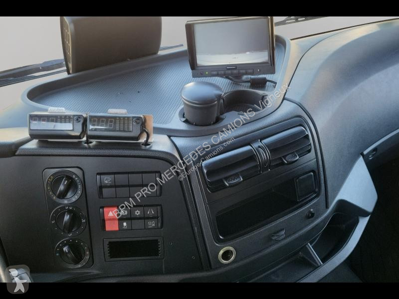 شاحنة Mercedes 1218 N E6