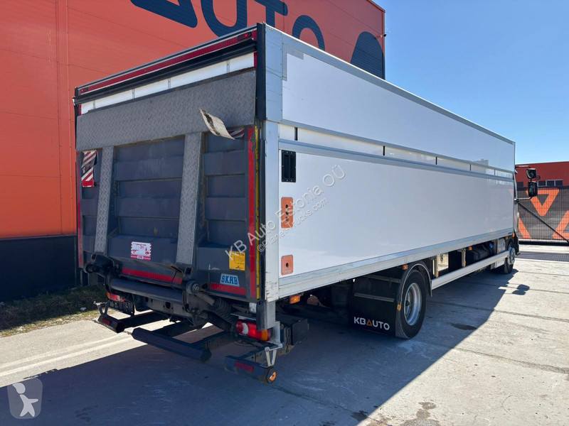 شاحنة Volvo 210 4x2 BOX L=7558 mm
