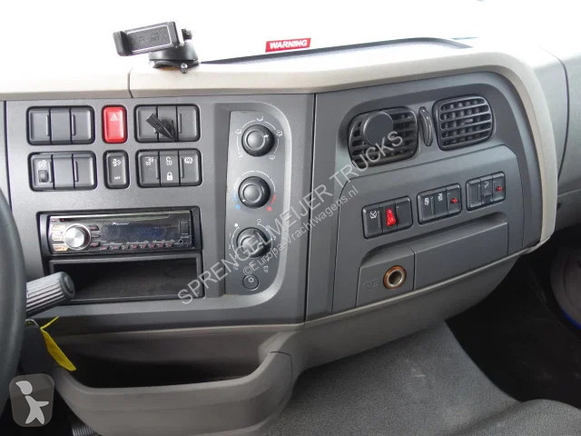 شاحنة DAF 210 oprijlaadbak,airco
