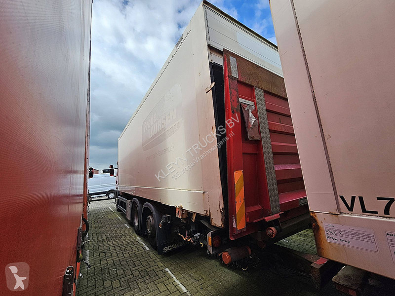 شاحنة Scania 450 6X2*4 CROWN ED.