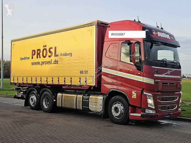 شاحنة Volvo 500 6X2 Elevador 2000kgs