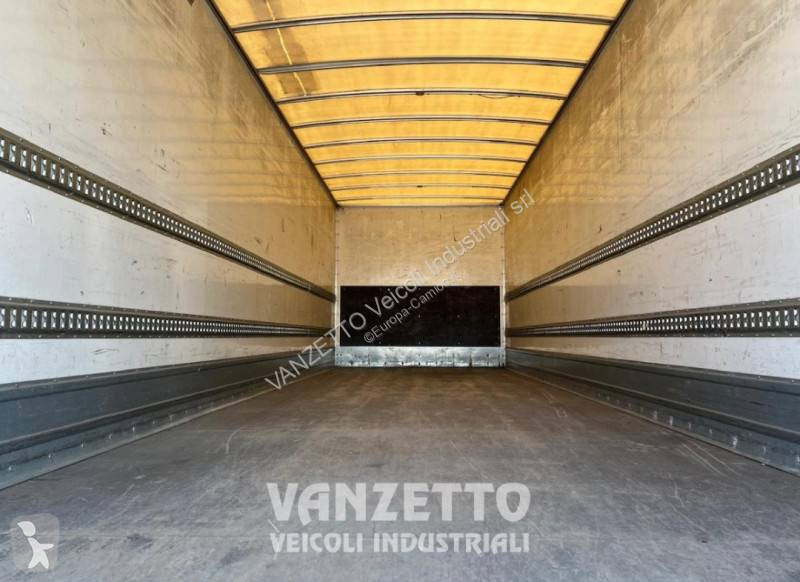 شاحنة Iveco